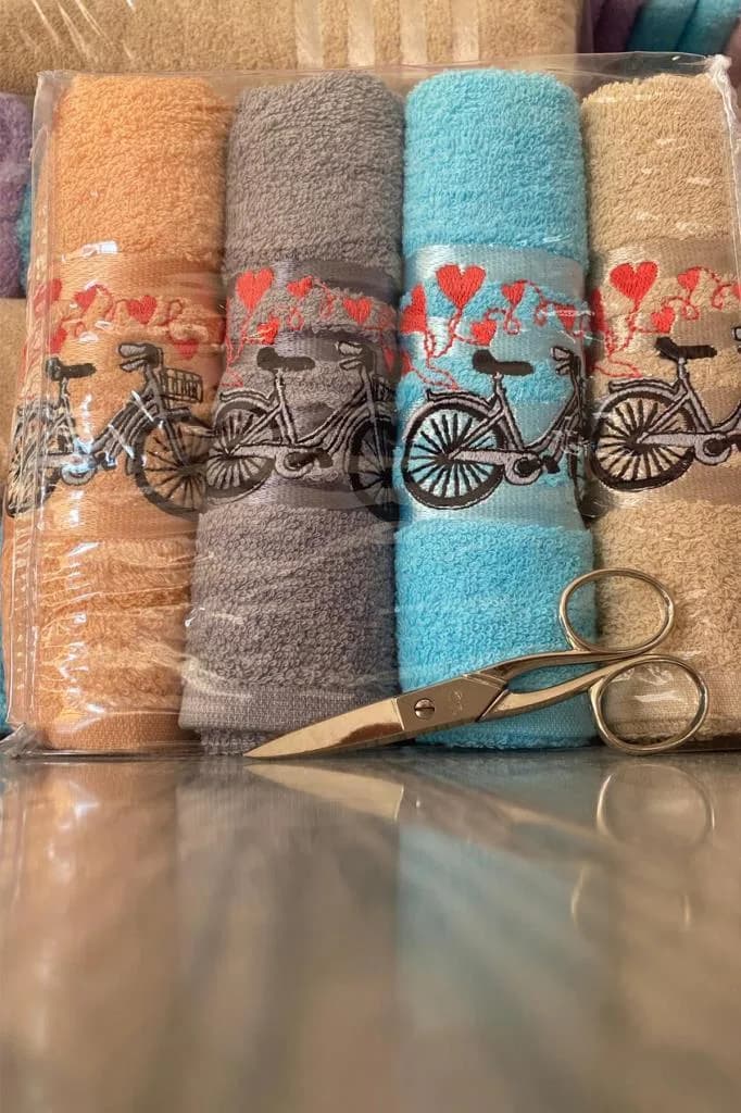 Happy Bicycle 4'lü Nakışlı Çeyizlik Havlu Takımı