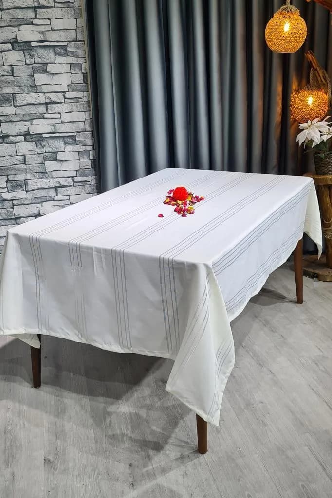Corvver Dertsiz Masa Örtüsü 155x220 Krem