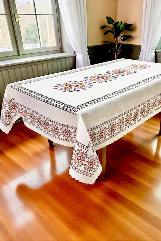 Mihrap Dertsiz Masa Örtüsü
