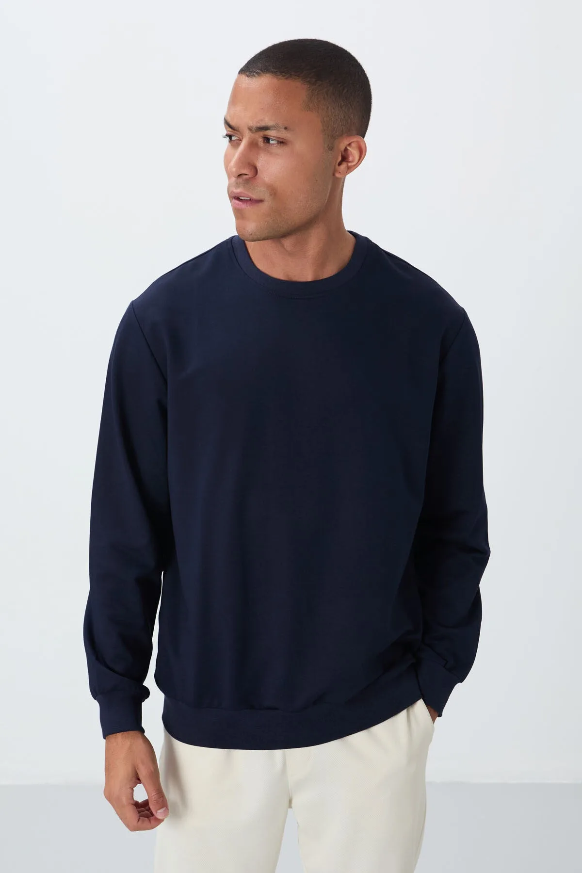 İndigo Pamuk Yumuşak Dokulu Standart Fit Basic Erkek Sweatshirt - 88363 - İndigo