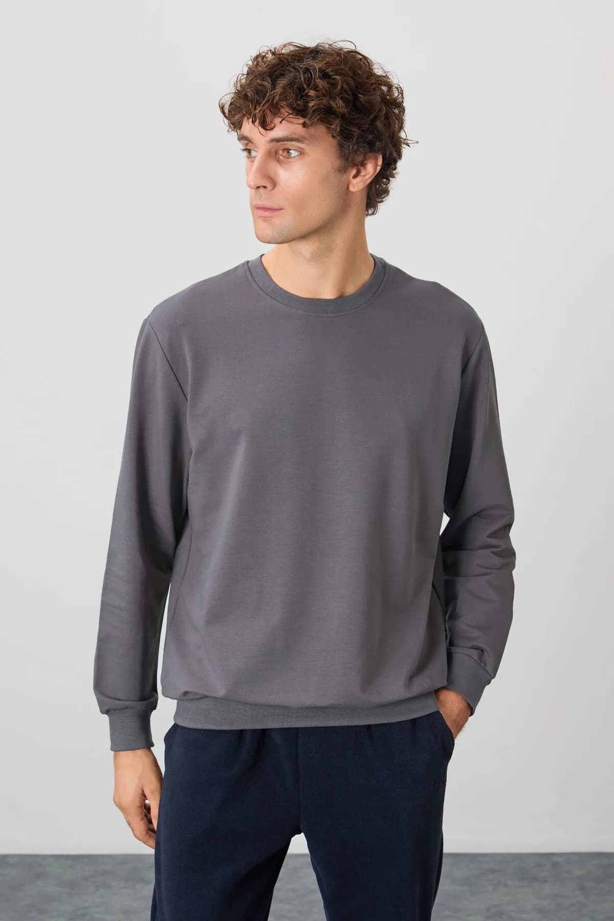 Koyu Gri Pamuk Yumuşak Dokulu Standart Fit Basic Erkek Sweatshirt - 88363 - Koyu gri