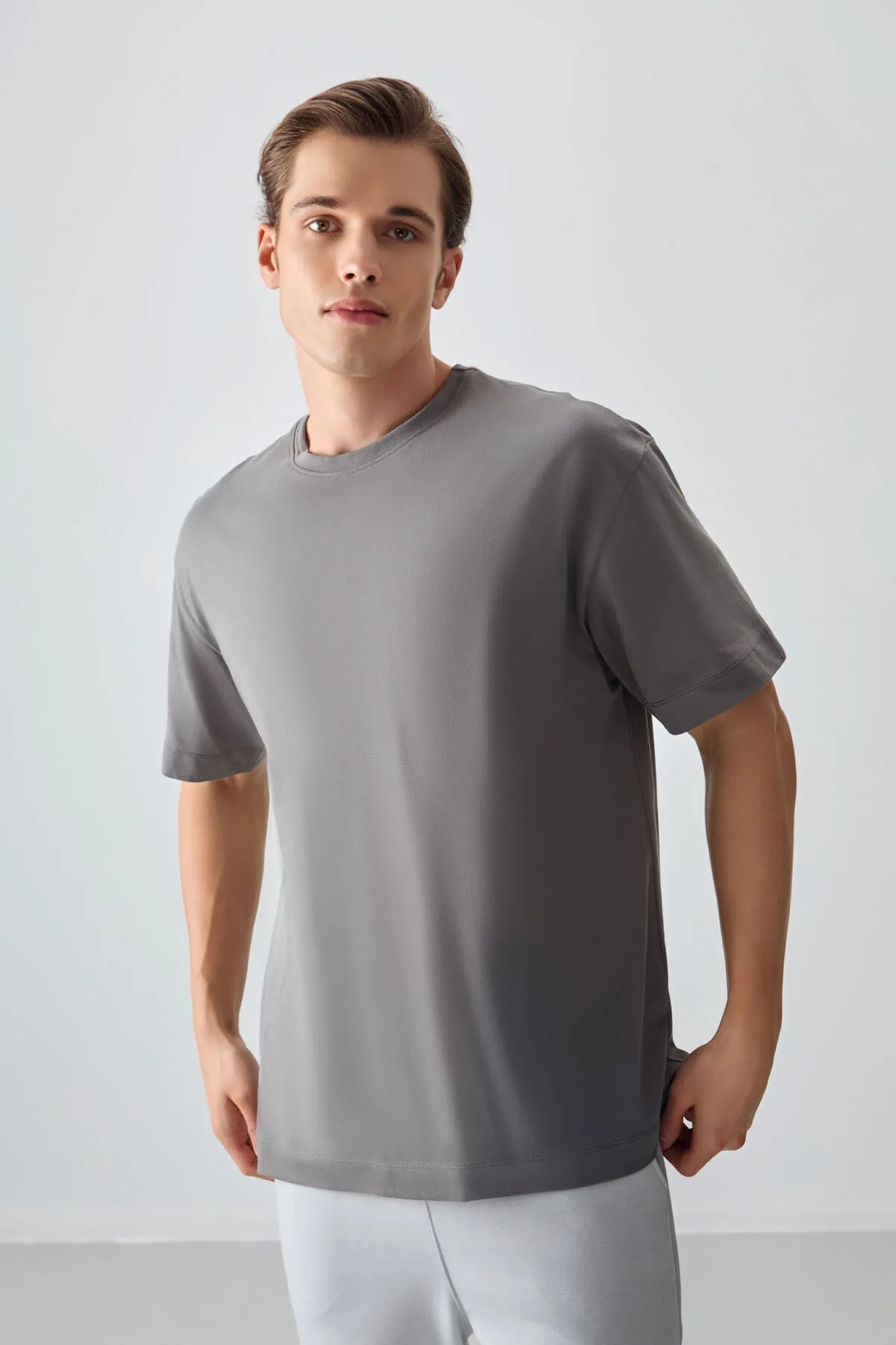 Koyu Gri %100 Pamuk Kalın Yumuşak Dokulu Oversize Fit Basic Erkek T-Shirt - 88353 - Koyu gri