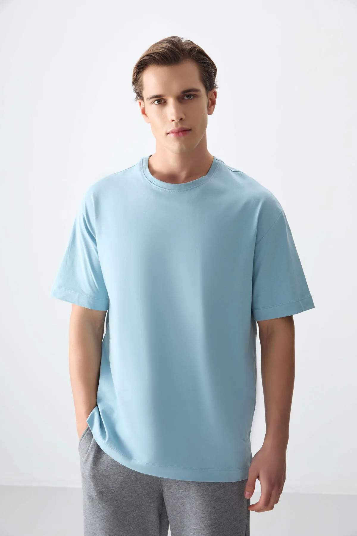 Açık Mavi %100 Pamuk Kalın Yumuşak Dokulu Oversize Fit Basic Erkek T-Shirt - 88353 - Açık mavi