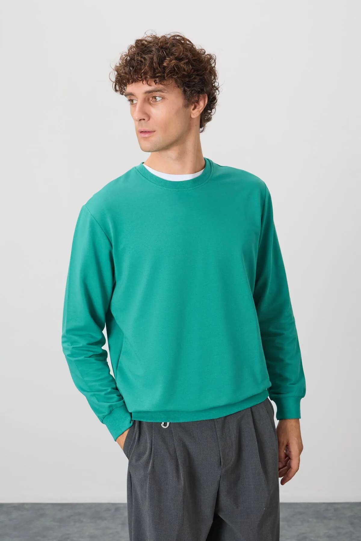 Deniz Yeşili Pamuk Yumuşak Dokulu Standart Fit Basic Erkek Sweatshirt - 88363 - Deniz yeşili