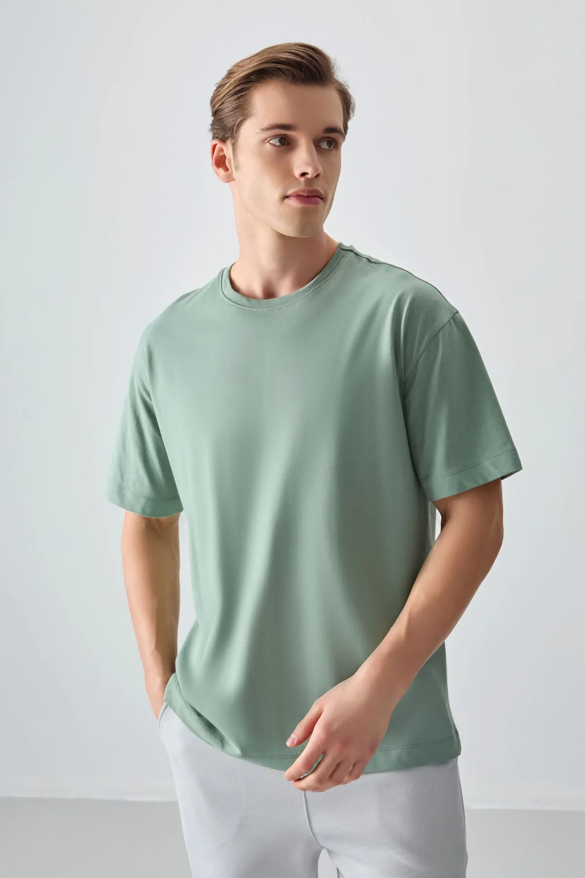 Açık Yeşil %100 Pamuk Kalın Yumuşak Dokulu Oversize Fit Basic Erkek T-Shirt - 88353 - Kaktüs