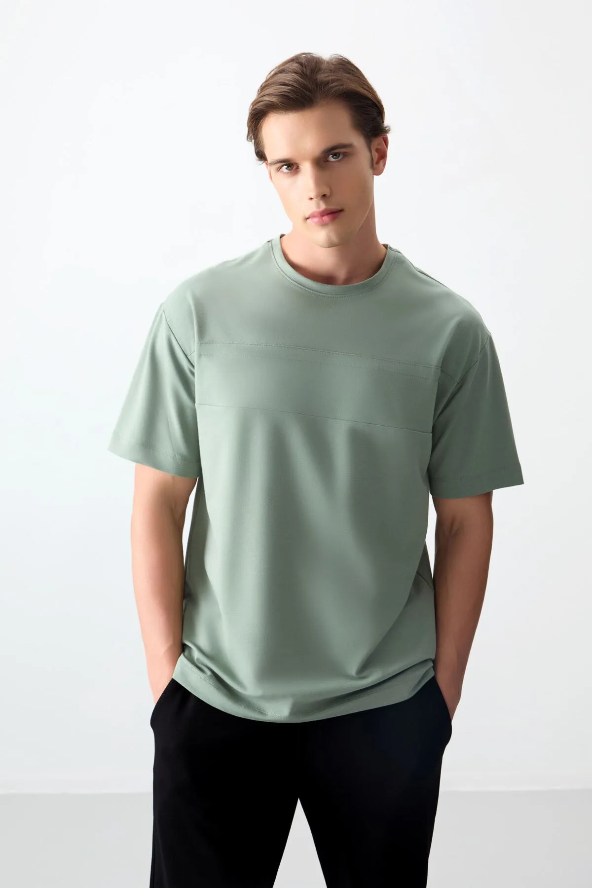 Açık Yeşil Pamuklu Kalın Yumuşak Dokulu Oversize Fit Basic Erkek T-Shirt - 88378 - Kaktüs