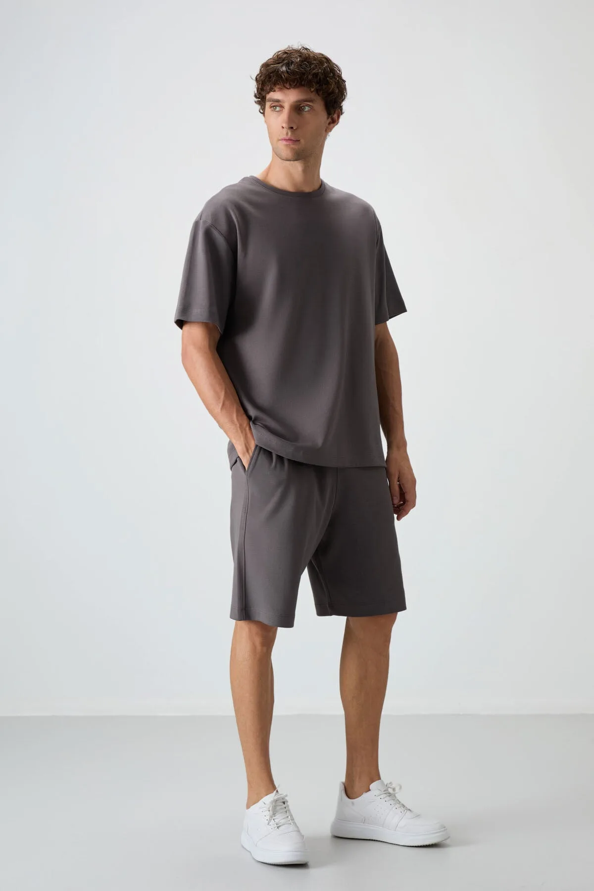 Koyu Gri Pamuklu Kalın Yumuşak Dokulu Oversize Fit Basic Erkek Şort Takım - 85249 - Koyu gri/koyu gri