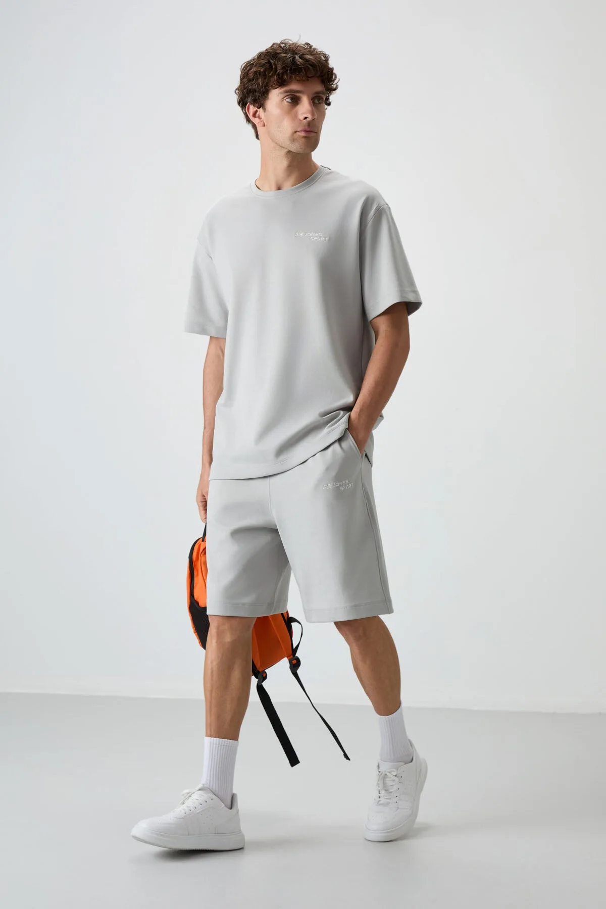 Taş Pamuklu Kalın Yumuşak Dokulu Oversize Fit Nakışlı Erkek Şort Takım - 85250 - Taş/taş