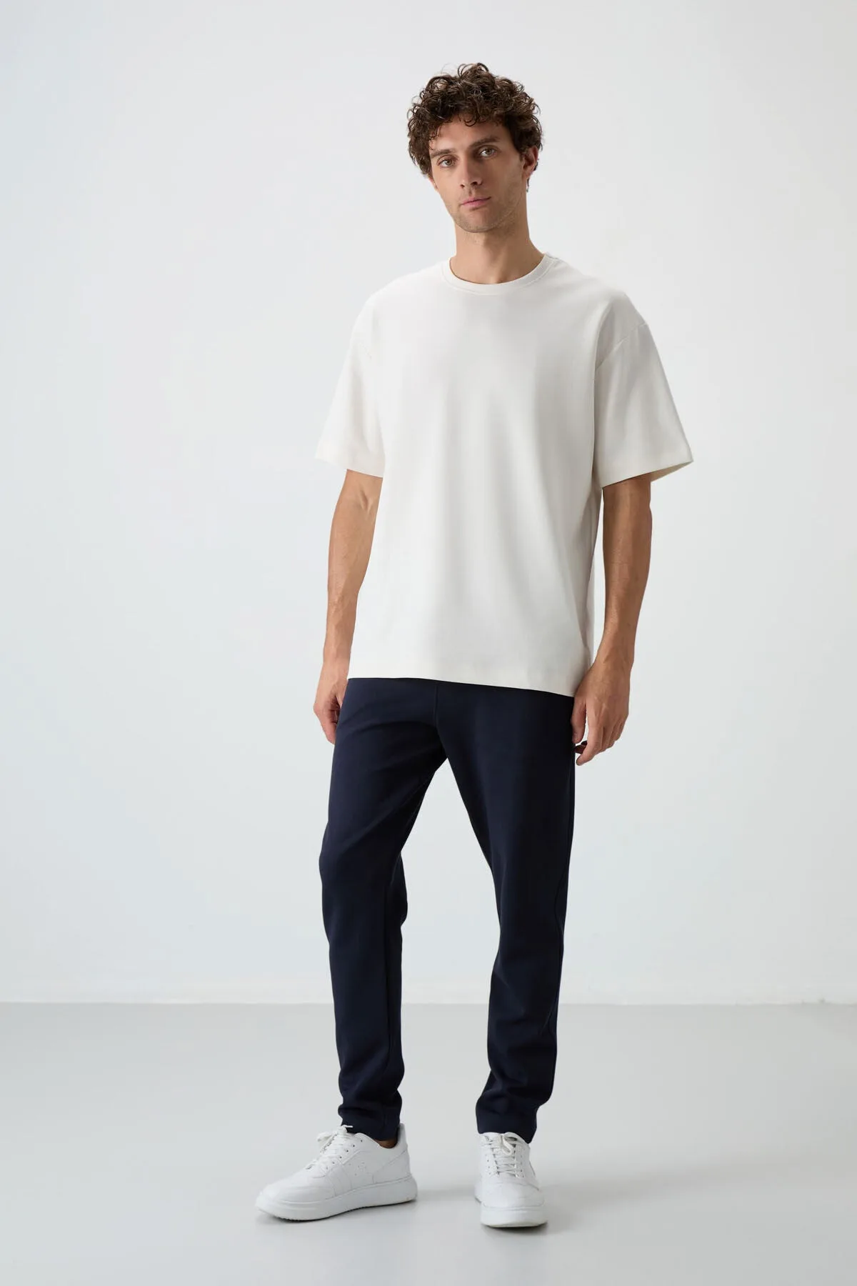 Ekru - Lacivert Pamuklu Kalın Yumuşak Dokulu Oversize Fit Basic Erkek Eşofman Takım - 85251 - Ekru/lacivert