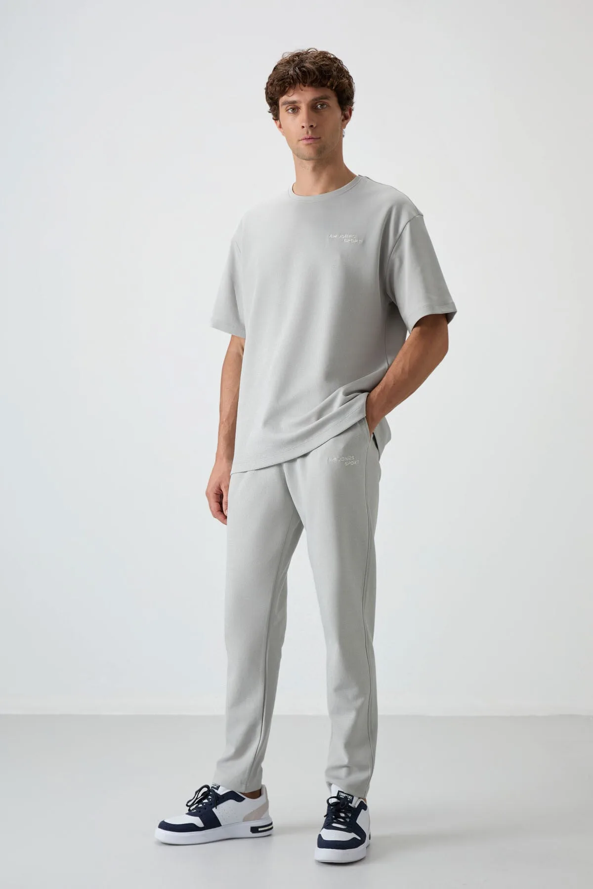 Taş Pamuklu Kalın Yumuşak Dokulu Oversize Fit Nakışlı Erkek Eşofman Takım - 85252 - Taş/taş