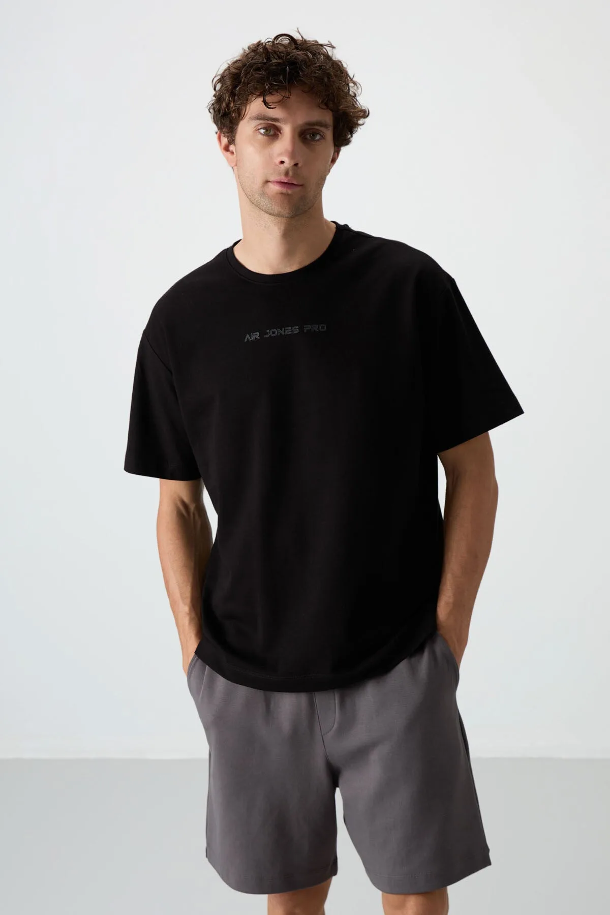 Siyah Pamuklu Kalın Yüzeyi Dokulu Oversize Fit Baskılı Erkek T-Shirt - 88364 - Siyah