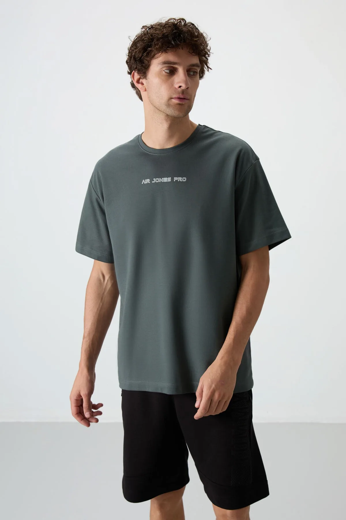 Haki Pamuklu Kalın Yüzeyi Dokulu Oversize Fit Baskılı Erkek T-Shirt - 88364 - Haki