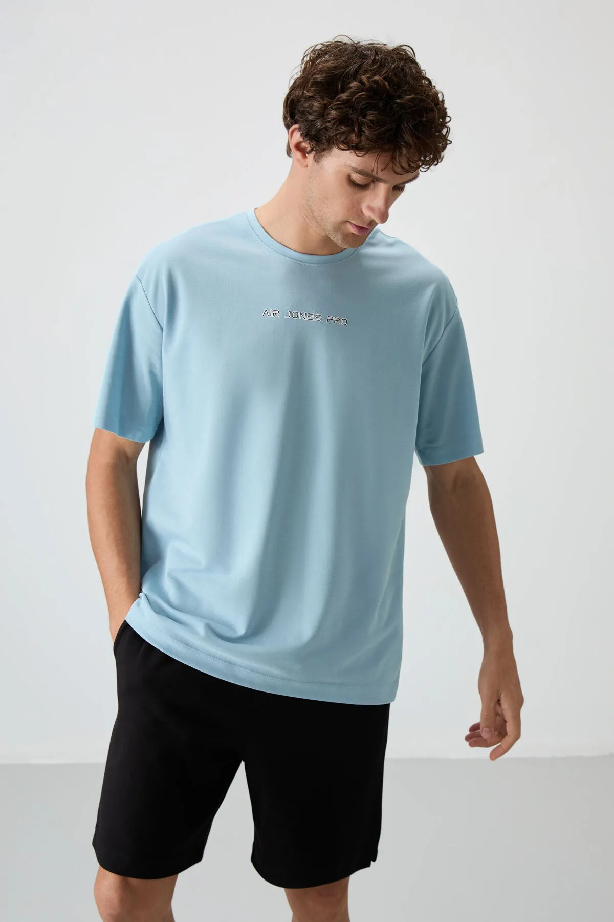 Açık Mavi Pamuklu Kalın Yüzeyi Dokulu Oversize Fit Baskılı Erkek T-Shirt - 88364 - Açık mavi