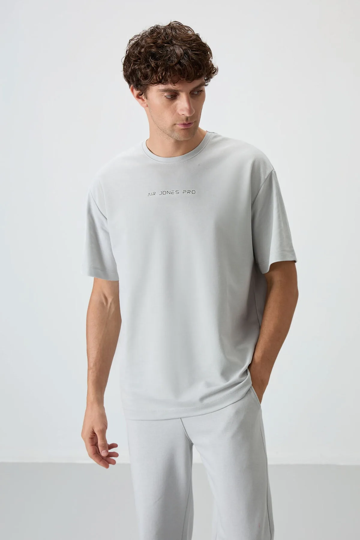 Taş Pamuklu Kalın Yüzeyi Dokulu Oversize Fit Baskılı Erkek T-Shirt - 88364 - Taş