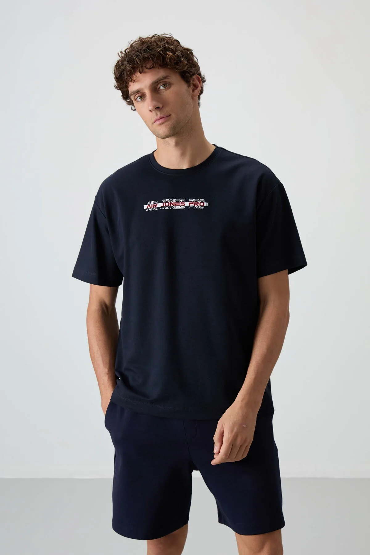 Lacivert Pamuklu Kalın Yüzeyi Dokulu Oversize Fit Baskılı Erkek T-Shirt - 88365 - Lacivert