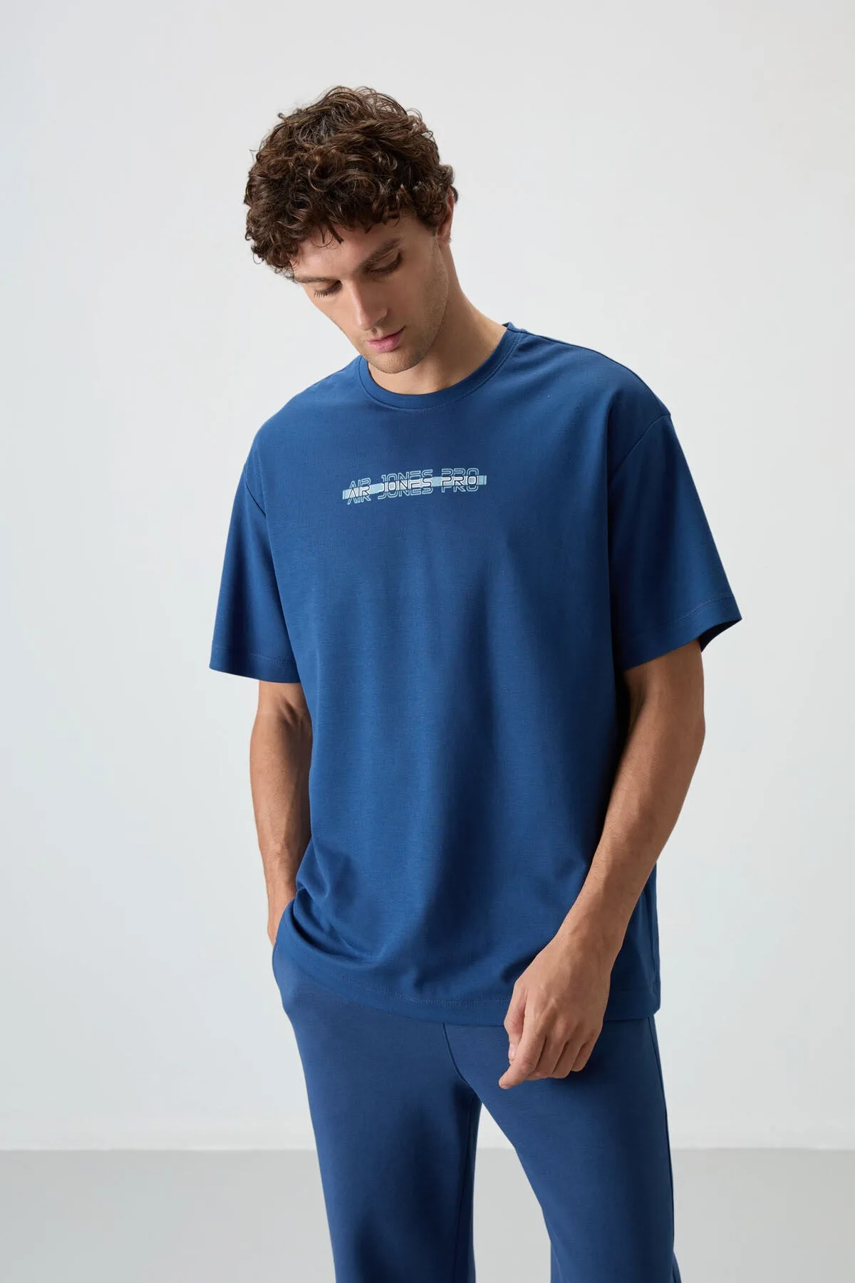 Parlament Pamuklu Kalın Yüzeyi Dokulu Oversize Fit Baskılı Erkek T-Shirt - 88365 - Parlament
