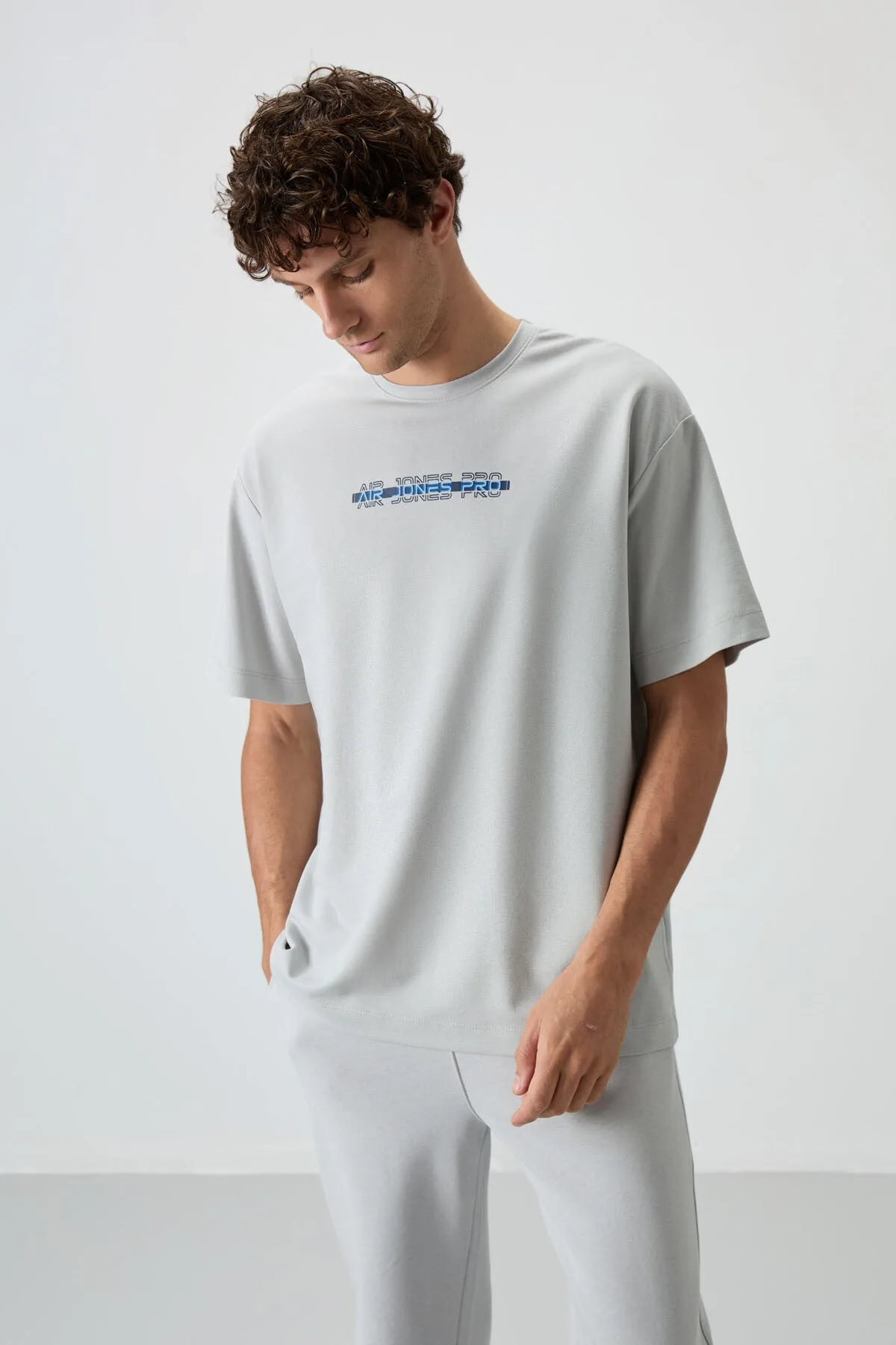Taş Pamuklu Kalın Yüzeyi Dokulu Oversize Fit Baskılı Erkek T-Shirt - 88365 - Taş