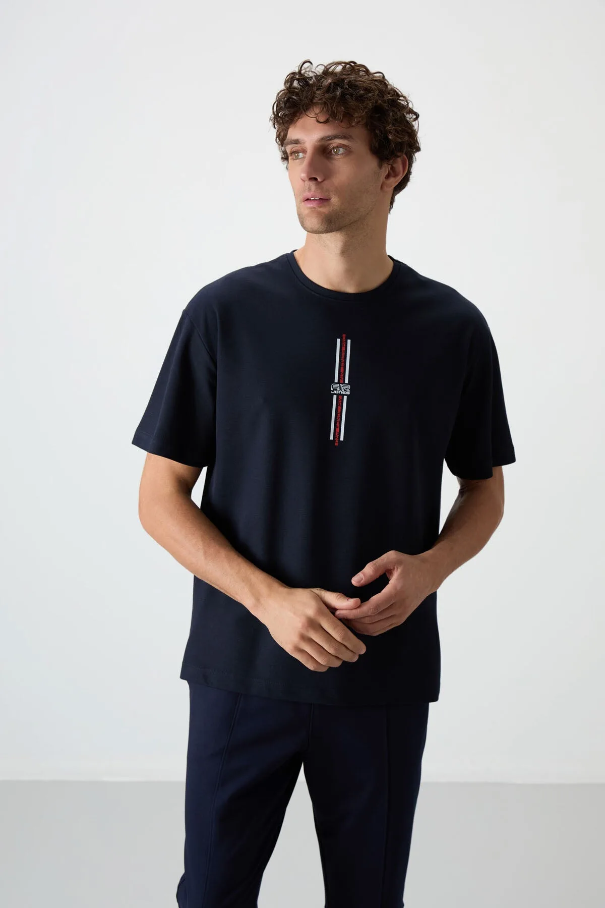 Lacivert Pamuklu Kalın Yüzeyi Dokulu Oversize Fit Baskılı Erkek T-Shirt - 88366 - Lacivert