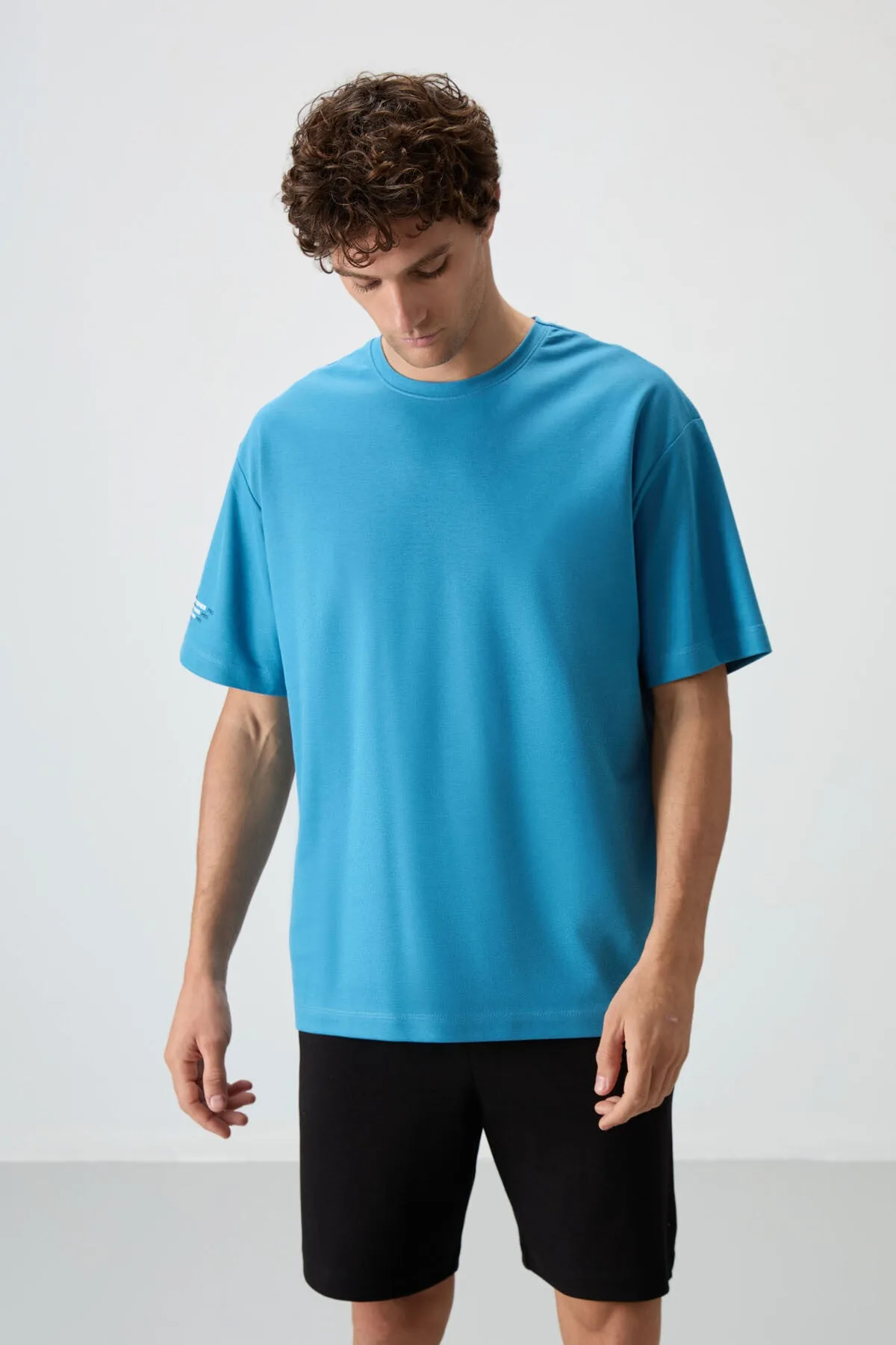 Petrol Mavi Pamuklu Kalın Yüzeyi Dokulu Oversize Fit Baskılı Erkek T-Shirt - 88369 - Petrol mavi