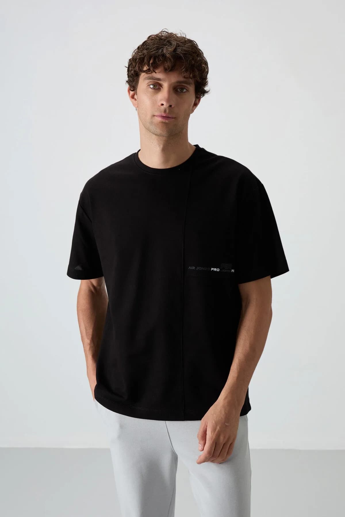 Siyah Pamuklu Kalın Yüzeyi Dokulu Oversize Fit Baskılı Erkek T-Shirt - 88370 - Siyah