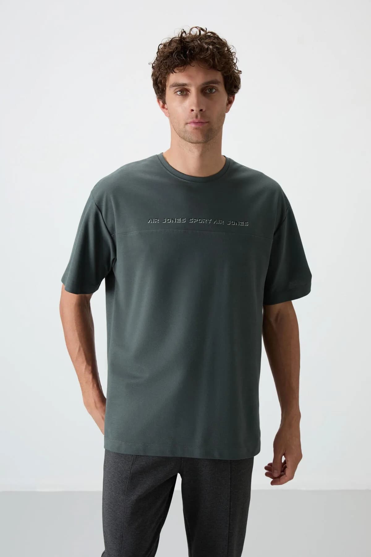 Haki Pamuklu Kalın Yüzeyi Dokulu Oversize Fit Baskılı Erkek T-Shirt - 88371 - Haki
