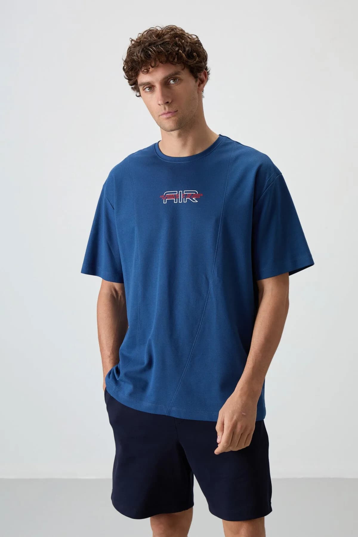 Parlament Pamuklu Kalın Yüzeyi Dokulu Oversize Fit Baskılı Erkek T-Shirt - 88372 - Parlament