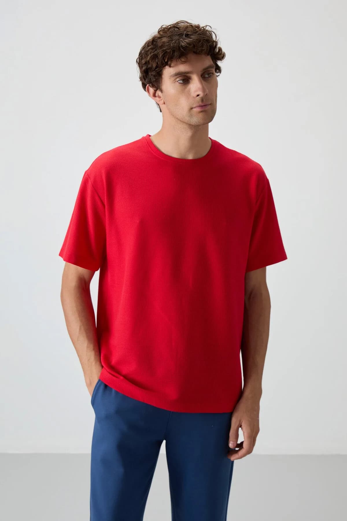 Kırmızı Waffle İnterlok Yüzeyi Dokulu Oversize Fit Basic Erkek T-Shirt - 88379 - Kırmızı