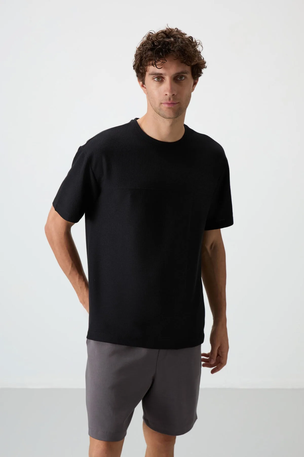 Siyah Waffle İnterlok Yüzeyi Dokulu Oversize Fit Basic Erkek T-Shirt - 88380 - Siyah