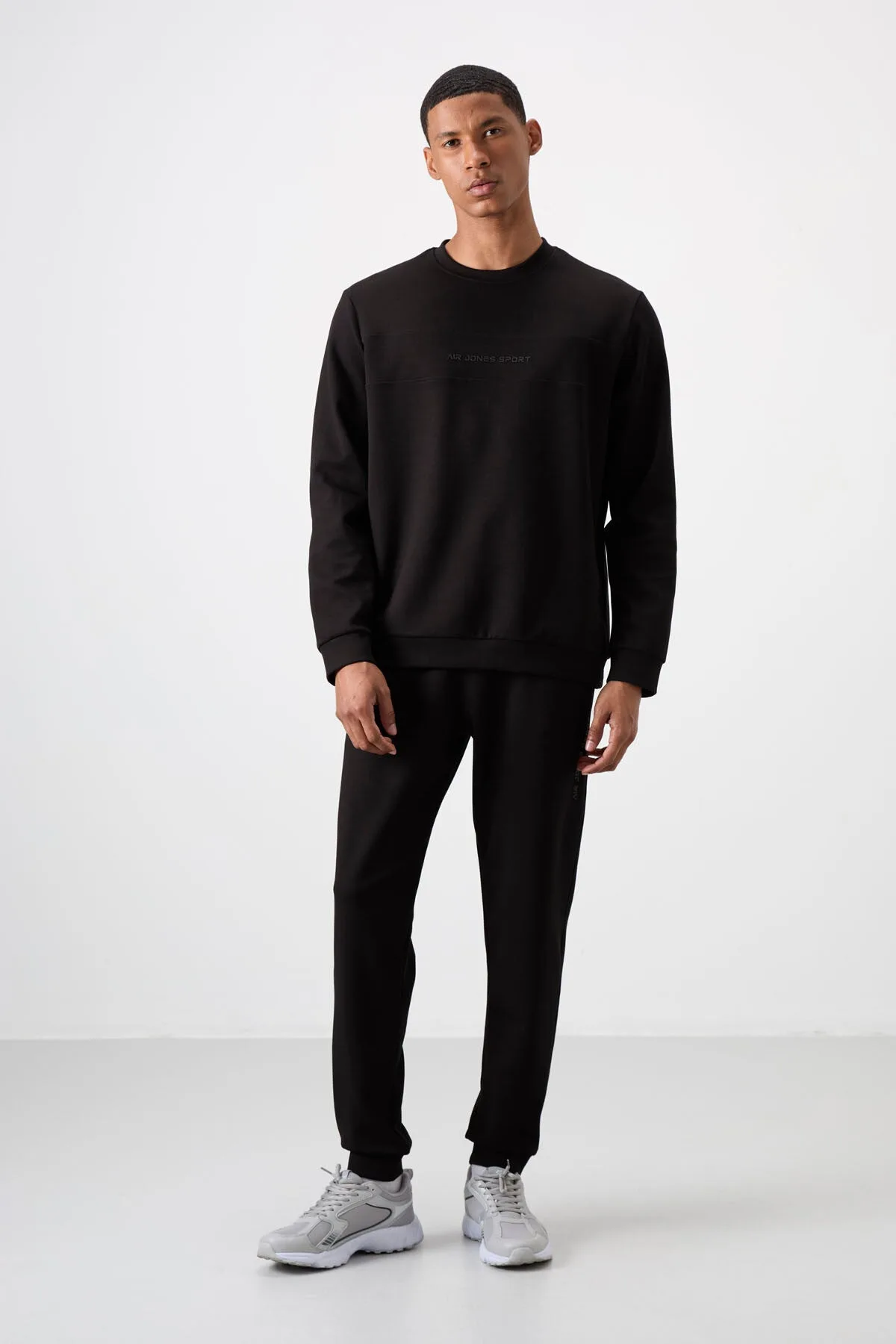 Siyah - Siyah Pamuklu Kalın Yumuşak Dokulu Comfort Fit Baskılı Erkek Eşofman Takım - 85253 - Siyah/siyah