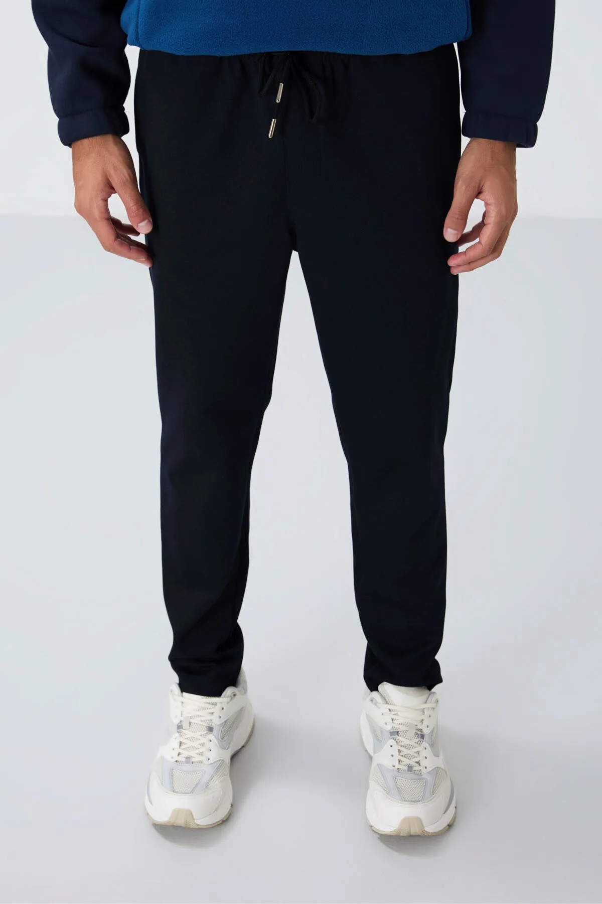 Lacivert Yüzeyi Dokulu Standart Fit Erkek Eşofman Alt - 82155 - Lacivert