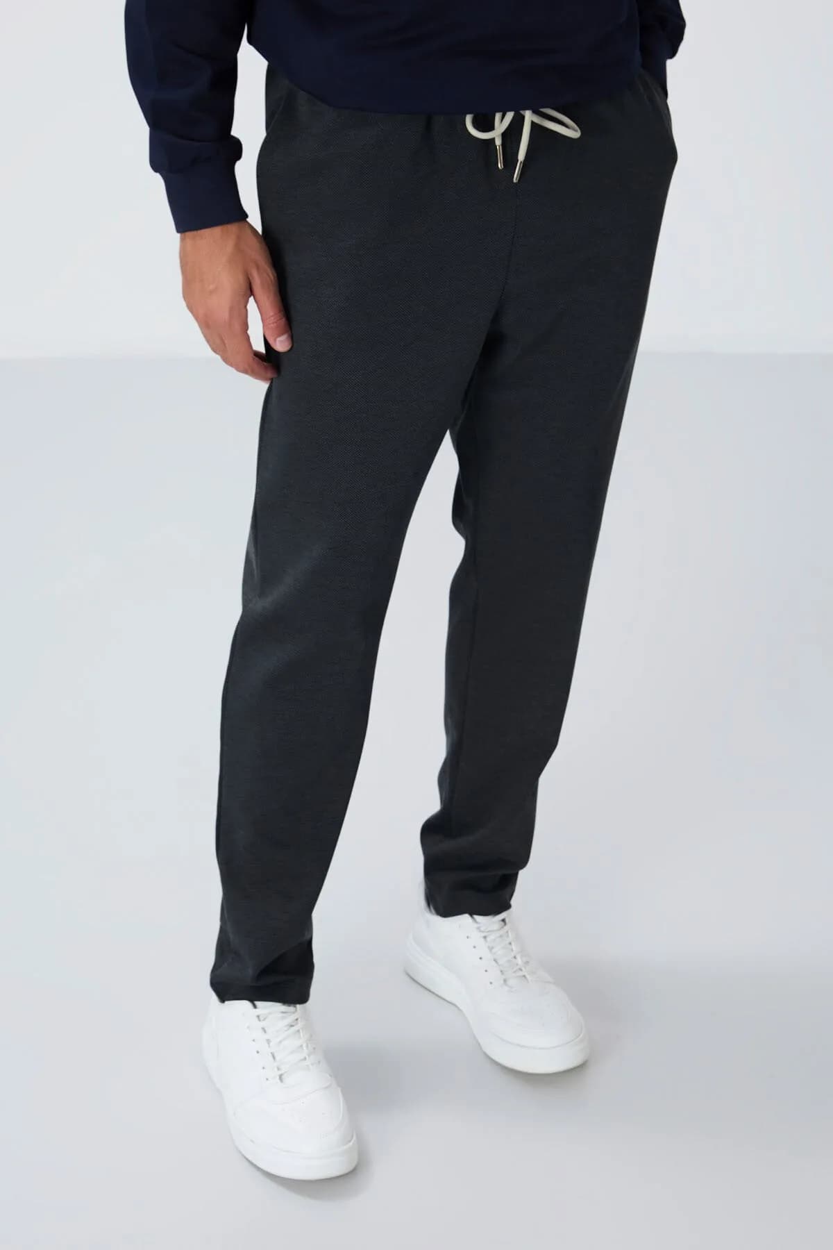 Koyu Gri Yüzeyi Dokulu Standart Fit Erkek Eşofman Alt - 82155 - Koyu gri