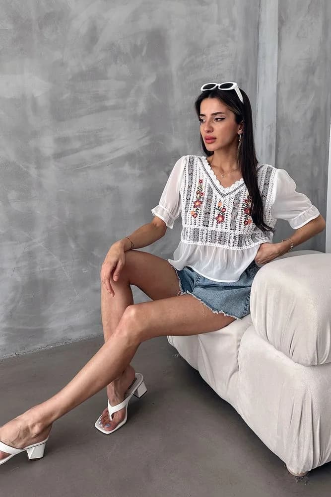 Topshow Krem Gri Nakışlı Toptan Bluz - KREM GRİ