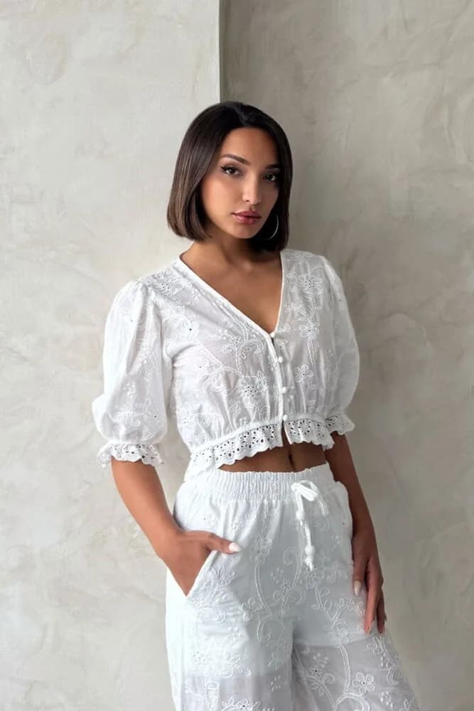 Fisto Detaylı Nakışlı Toptan Bluz Krem - KREM