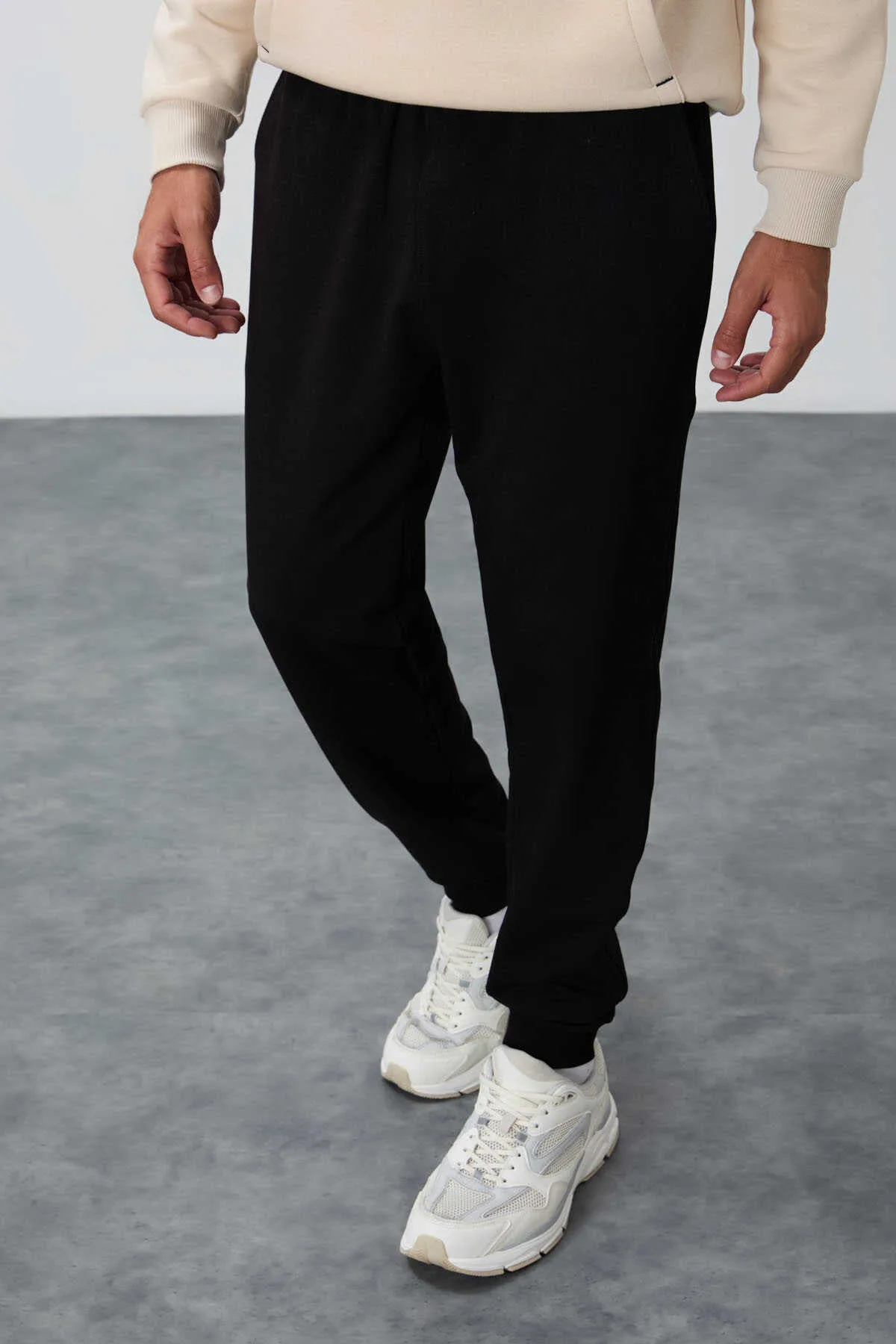 Tommylife Toptan Siyah Klasik Cepli Standart Kalıp Manşetli Erkek Eşofman Alt - 84652 - SİYAH