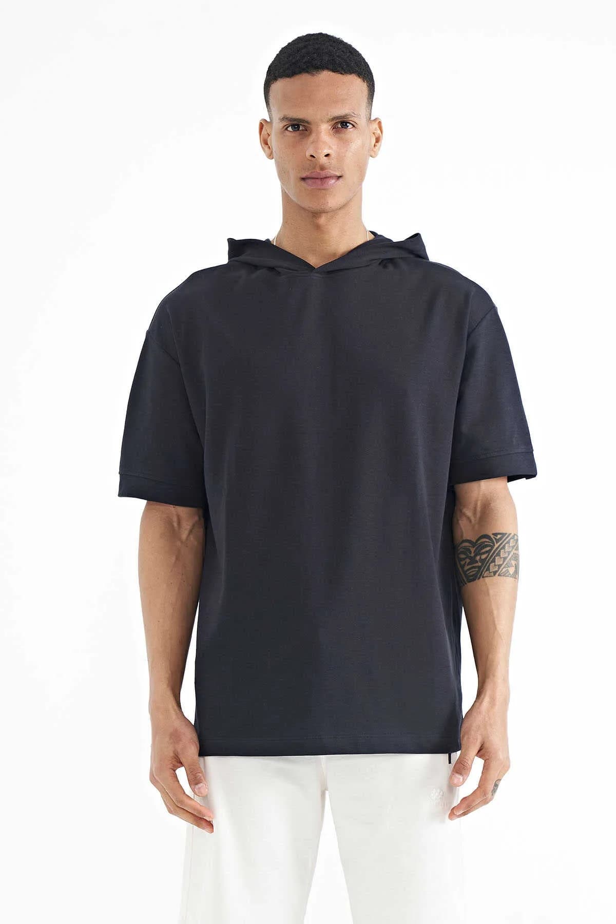 Tommylife Toptan Lacivert Kapüşonlu Kol Etiket Detaylı Oversize Erkek T-Shirt - 88179 - LACİVERT