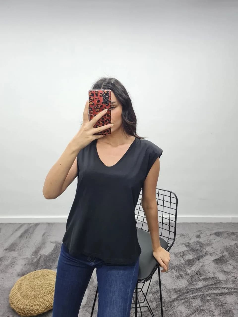Vatkalı V Yaka T-Shirt - Siyah