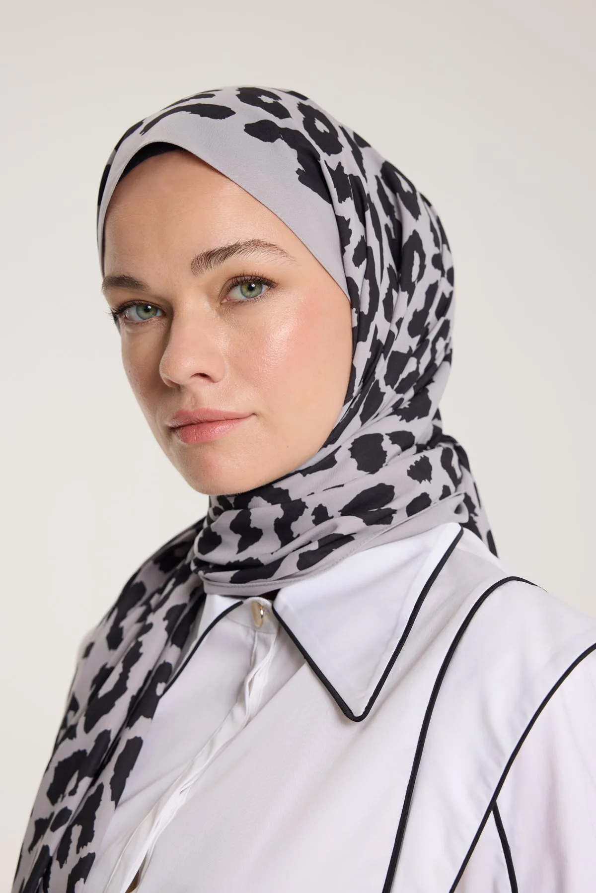 Pure Tone Şal - Leopar Desen - Soft Gri - Siyah - Leopar Desen - Soft Gri - Siyah