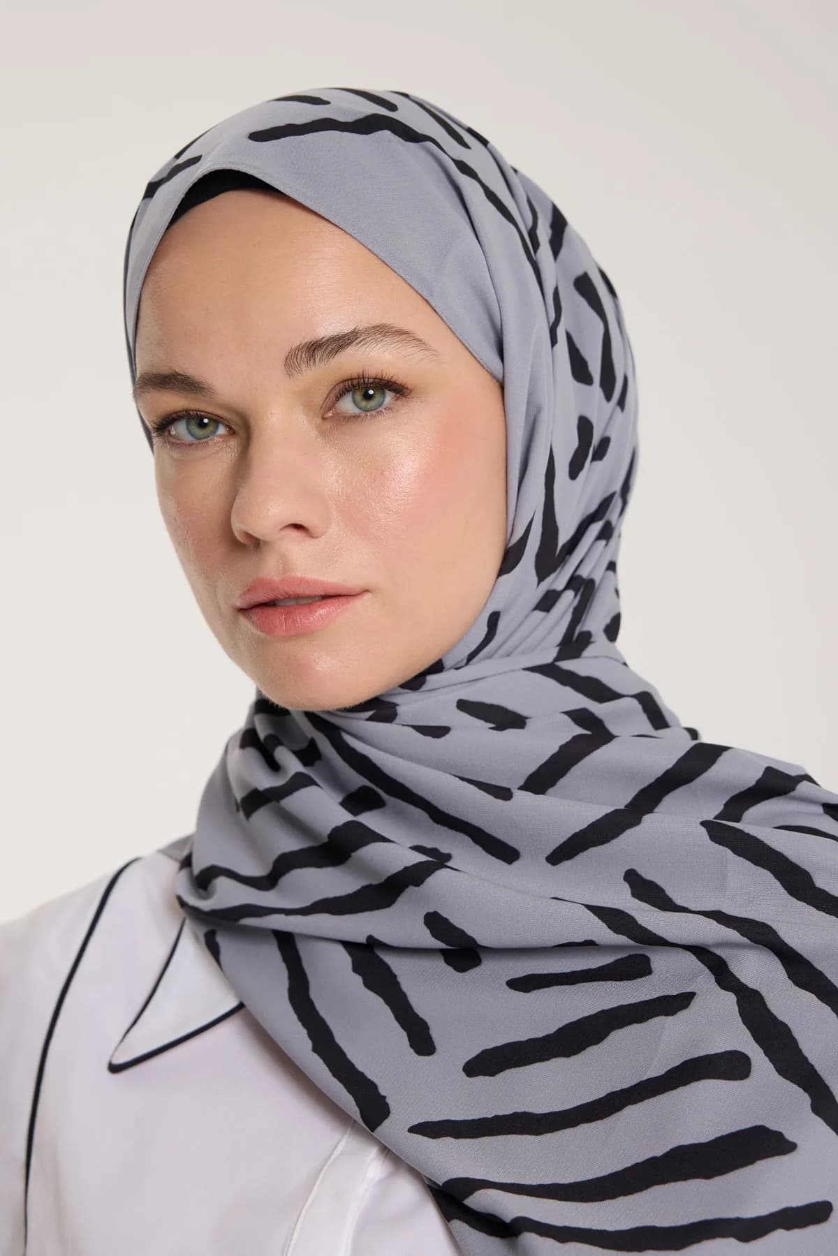 Pure Tone Şal - V Desen - Gümüş - Siyah - V Desen - Gümüş - Siyah