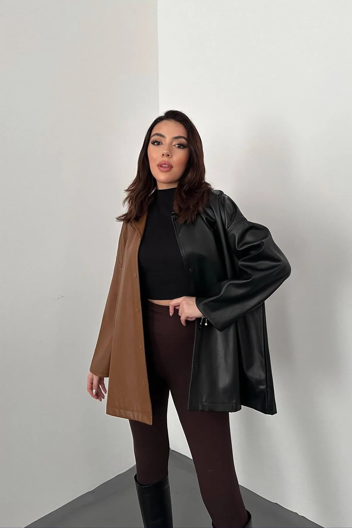 Siyah Garnili Çıtçıtlı Deri Gömlek - Siyah