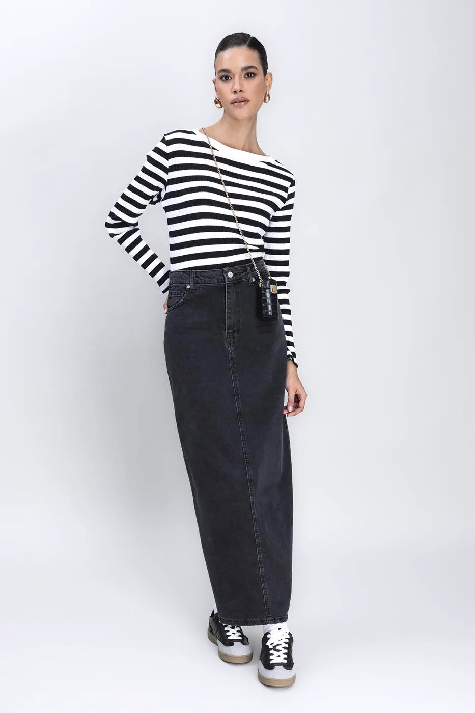 Long Back Slit Maxi Pencil Skirt - Black