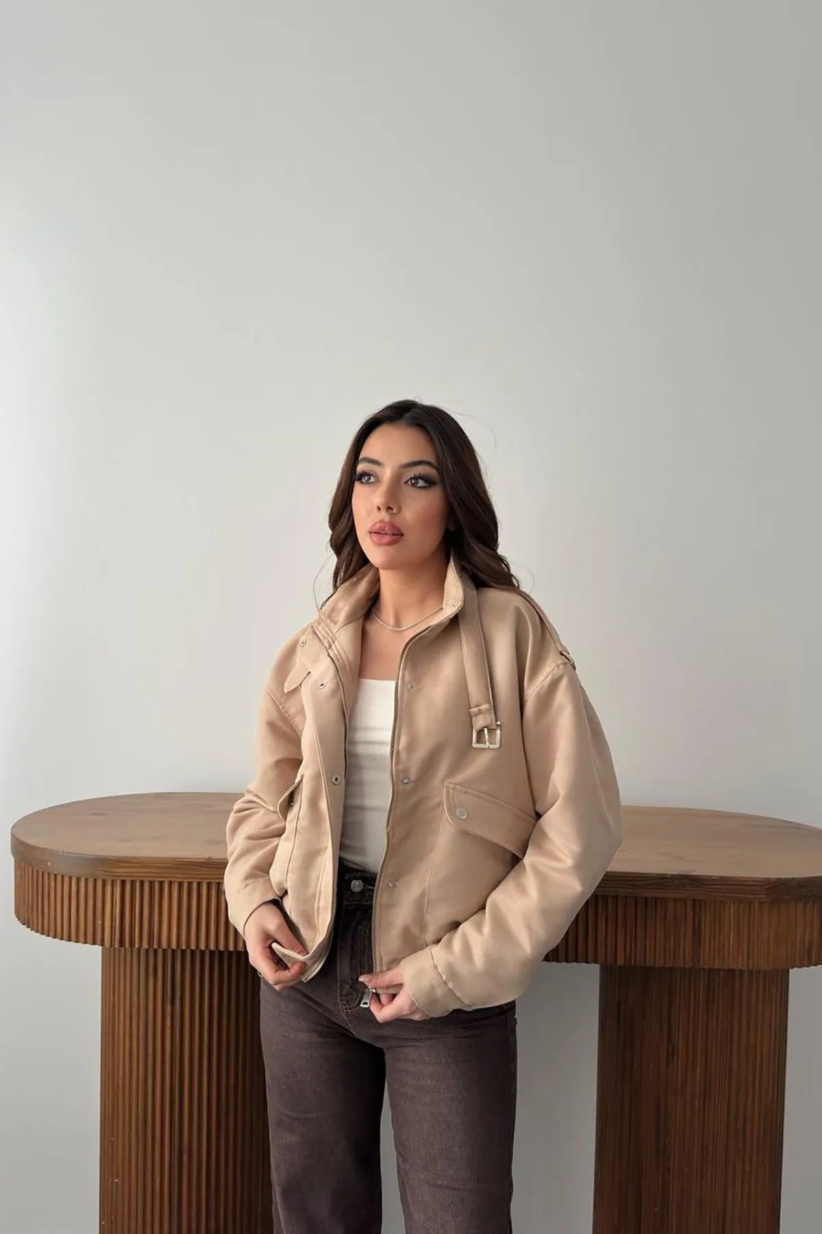 Bej Dik Yakalı Kısa Ceket - Bej