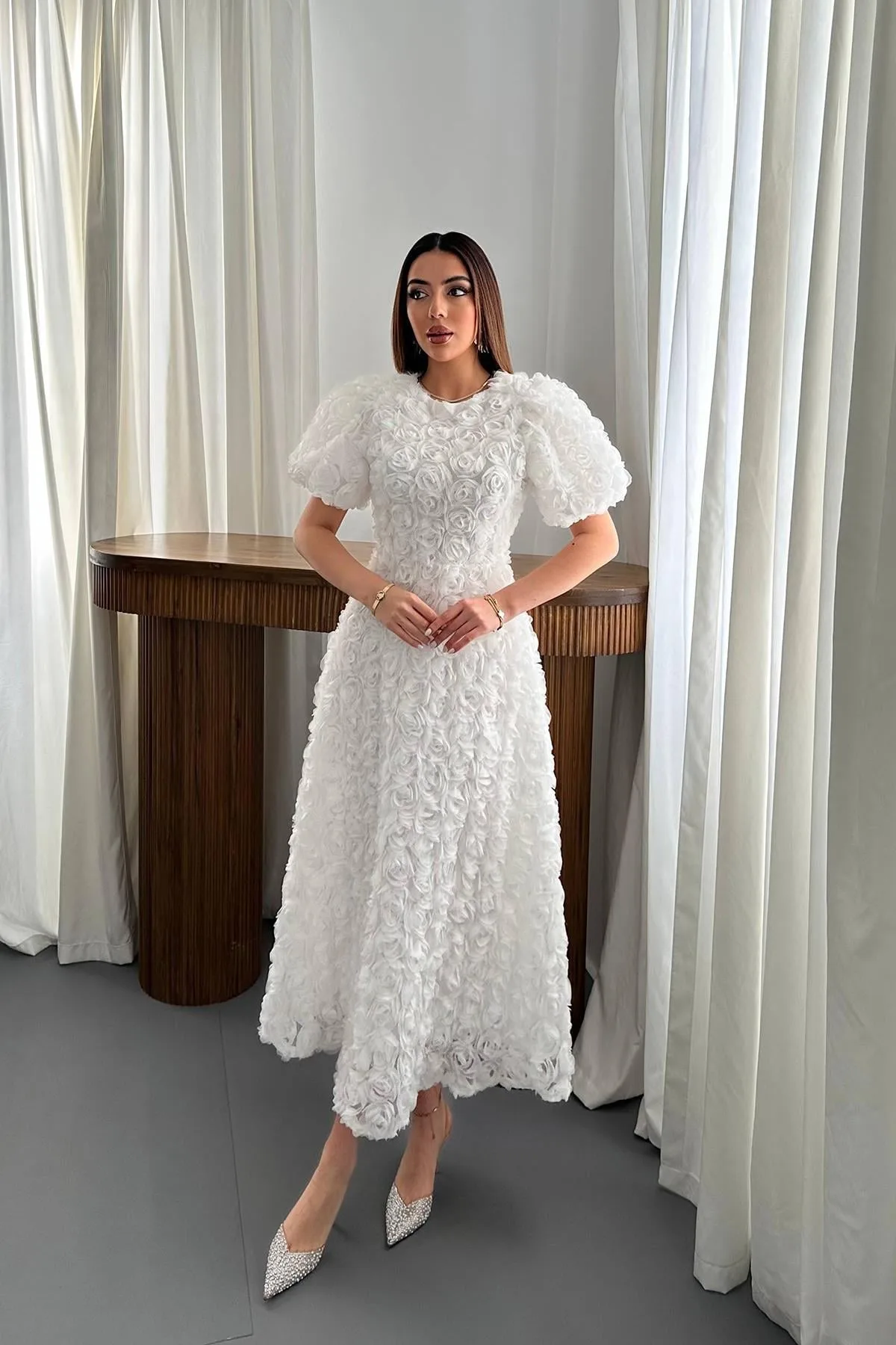 Beyaz Güllü Elbise - Beyaz