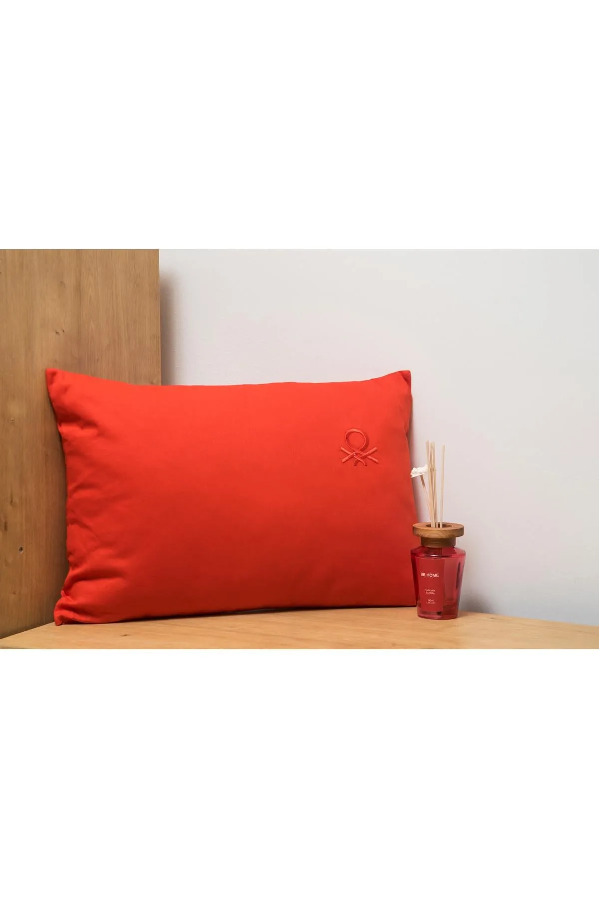 Benetton 100% Pamuk 35*50 Cm Düz Kırlent Dolu Kırmızı - KIRMIZI