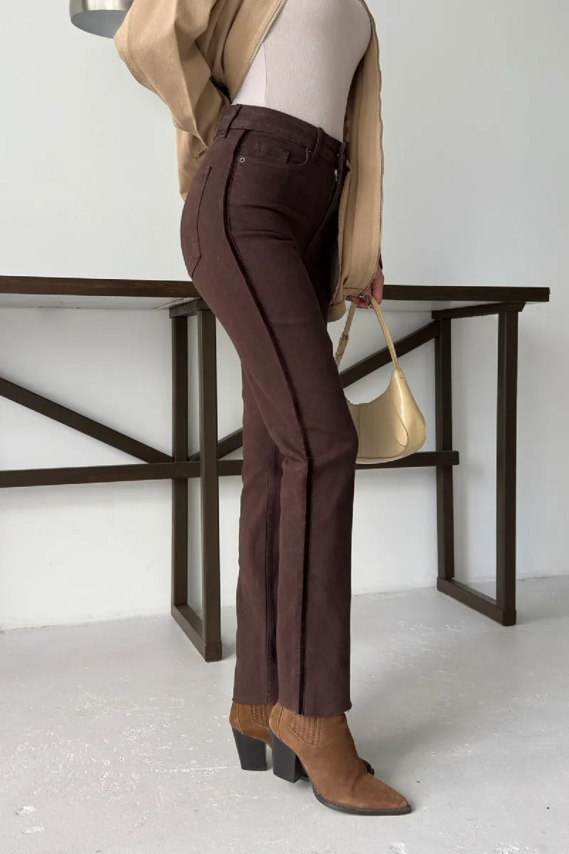 Şerit Detaylı Mom Fit Kot Pantolon 7111 - Kahverengi