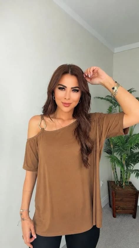 Kadın Kısa Kollu Tek Omuzdan Askılı Toka Detaylı Viskon Bluz, 36531 - Sütlü Kahve